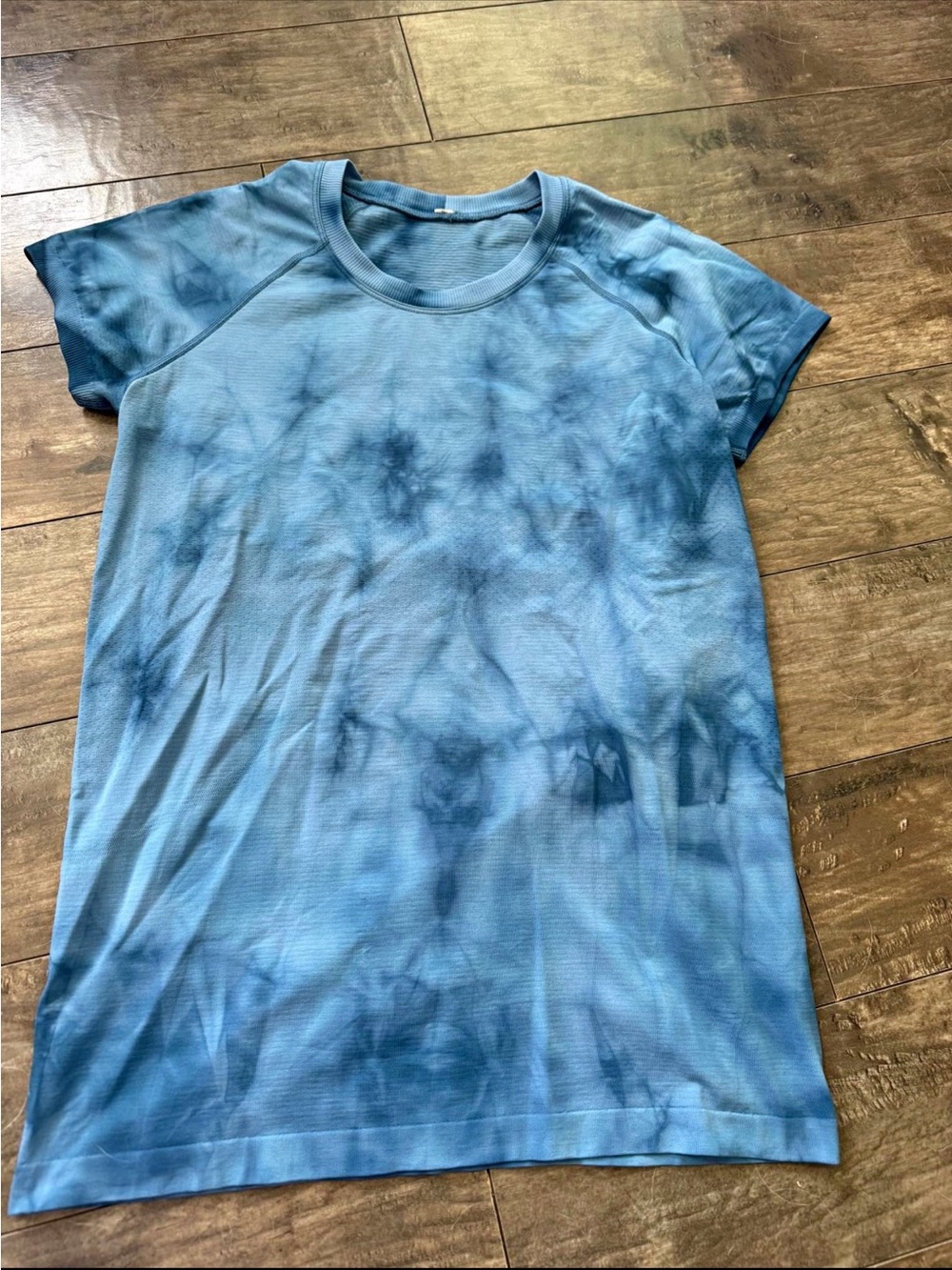 lululemon athletica Blue Tie-Dye Short Sleeve Tee